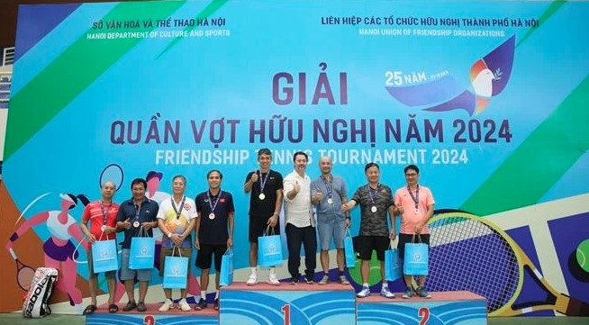 ty le chau a 
Hanoi friendship sports tournament helps promote international solidarity