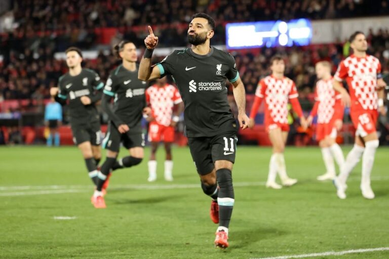 Champions League: Liverpool chạm tay vào vé vòng 1/8, Real thắng nhọc